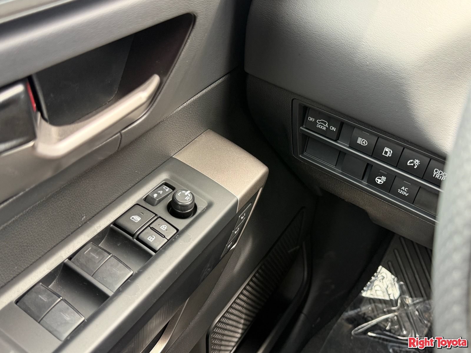 New 2026 Toyota Sequoia Platinum AWD/4WD image 21