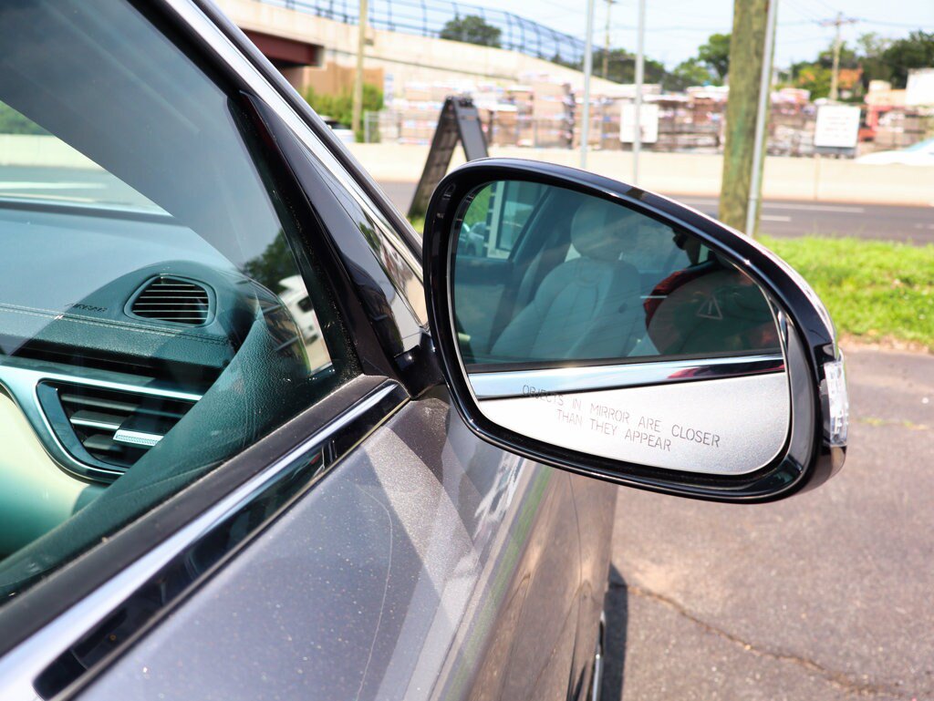 Used 2025 Genesis G70 2.5T AWD/4WD image 16