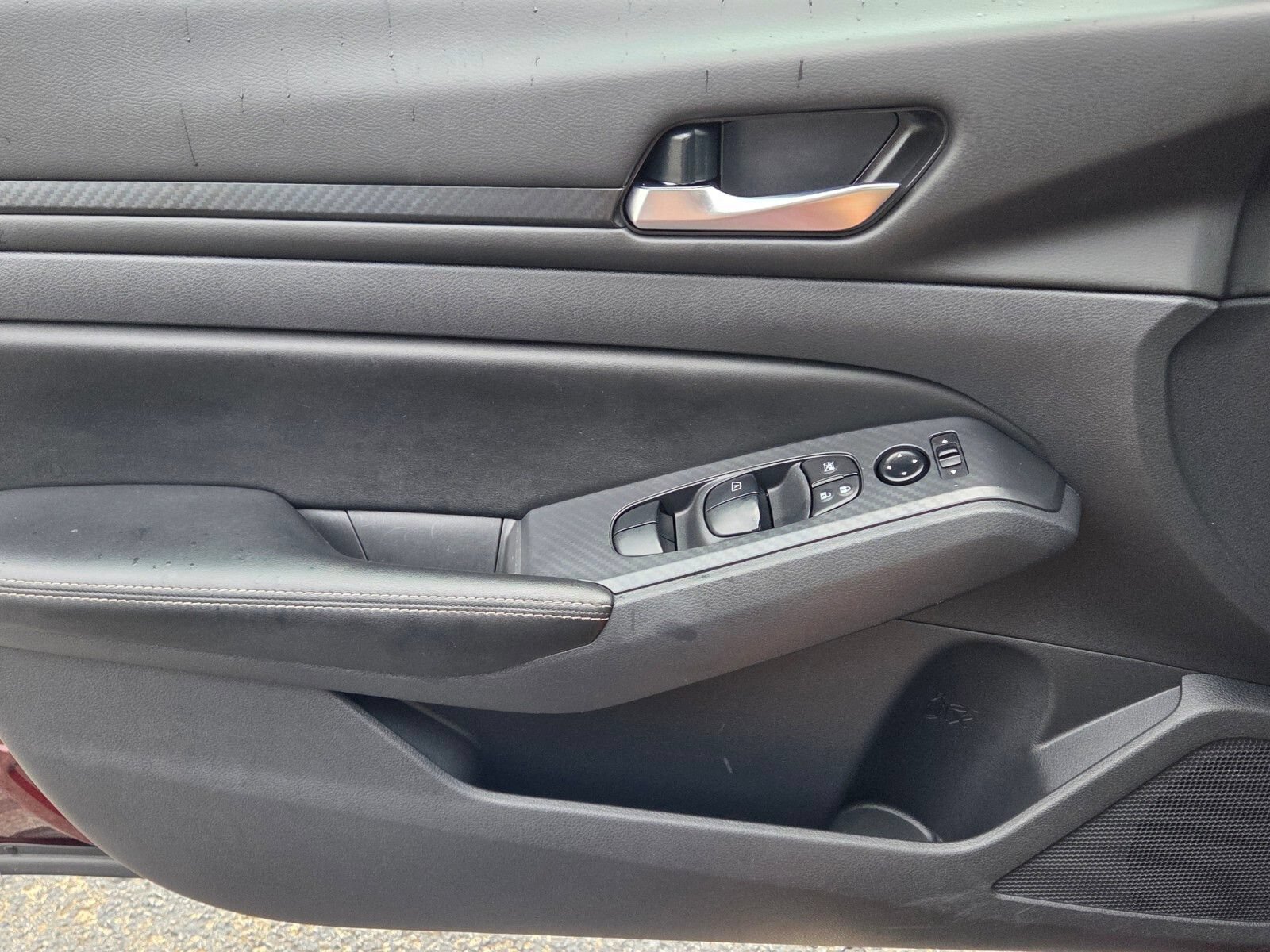 Used 2025 Nissan Altima 2.5 SV FWD image 28