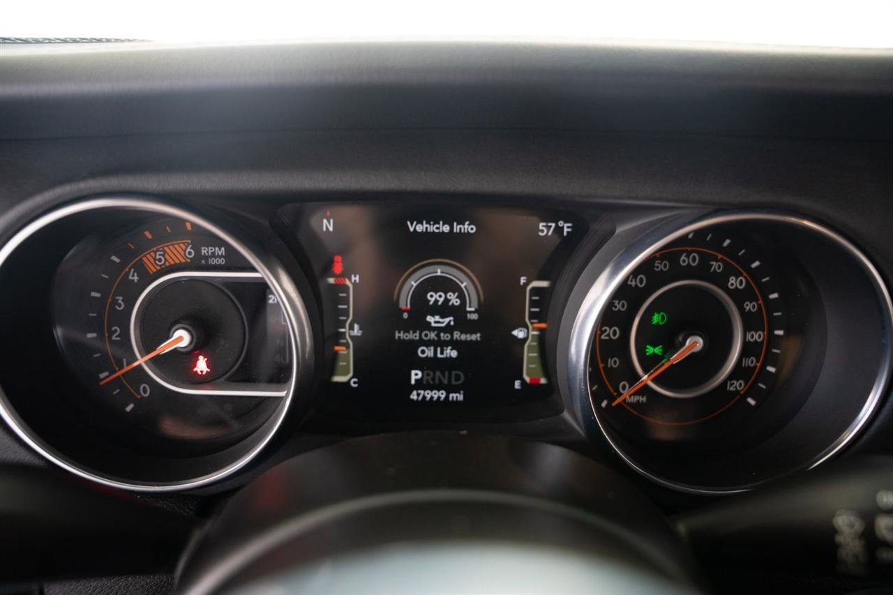 Used 2021 Jeep Wrangler Unlimited Sahara AWD/4WD image 14