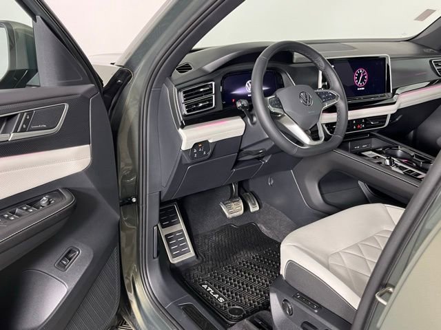 Used 2025 Volkswagen Atlas Cross Sport SEL Premium R-Line image 24