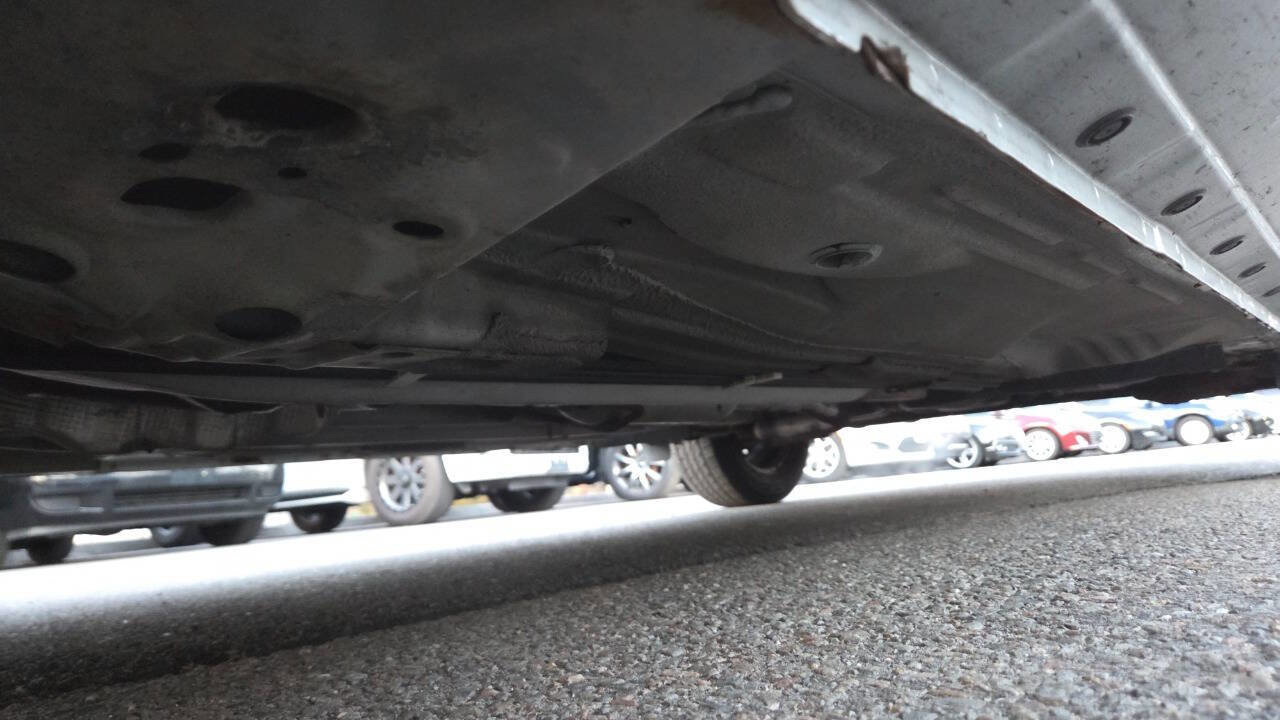 Used 2013 Nissan Versa SV image 43