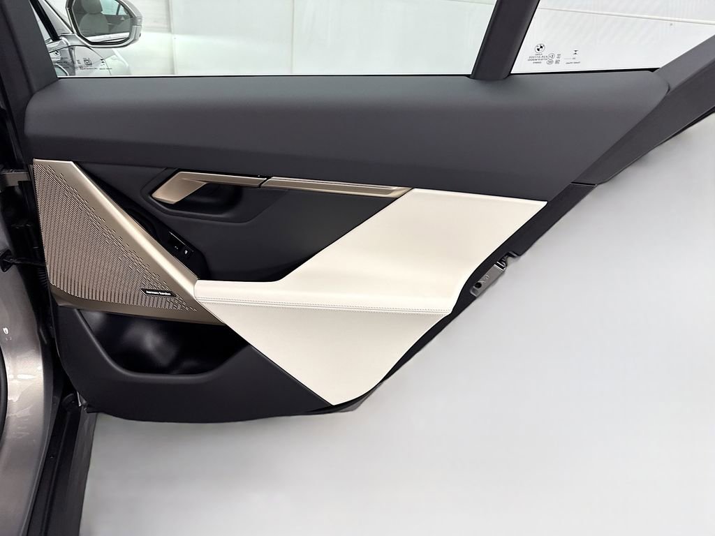 New 2026 BMW i5 eDrive40 w/ Premium Package image 26