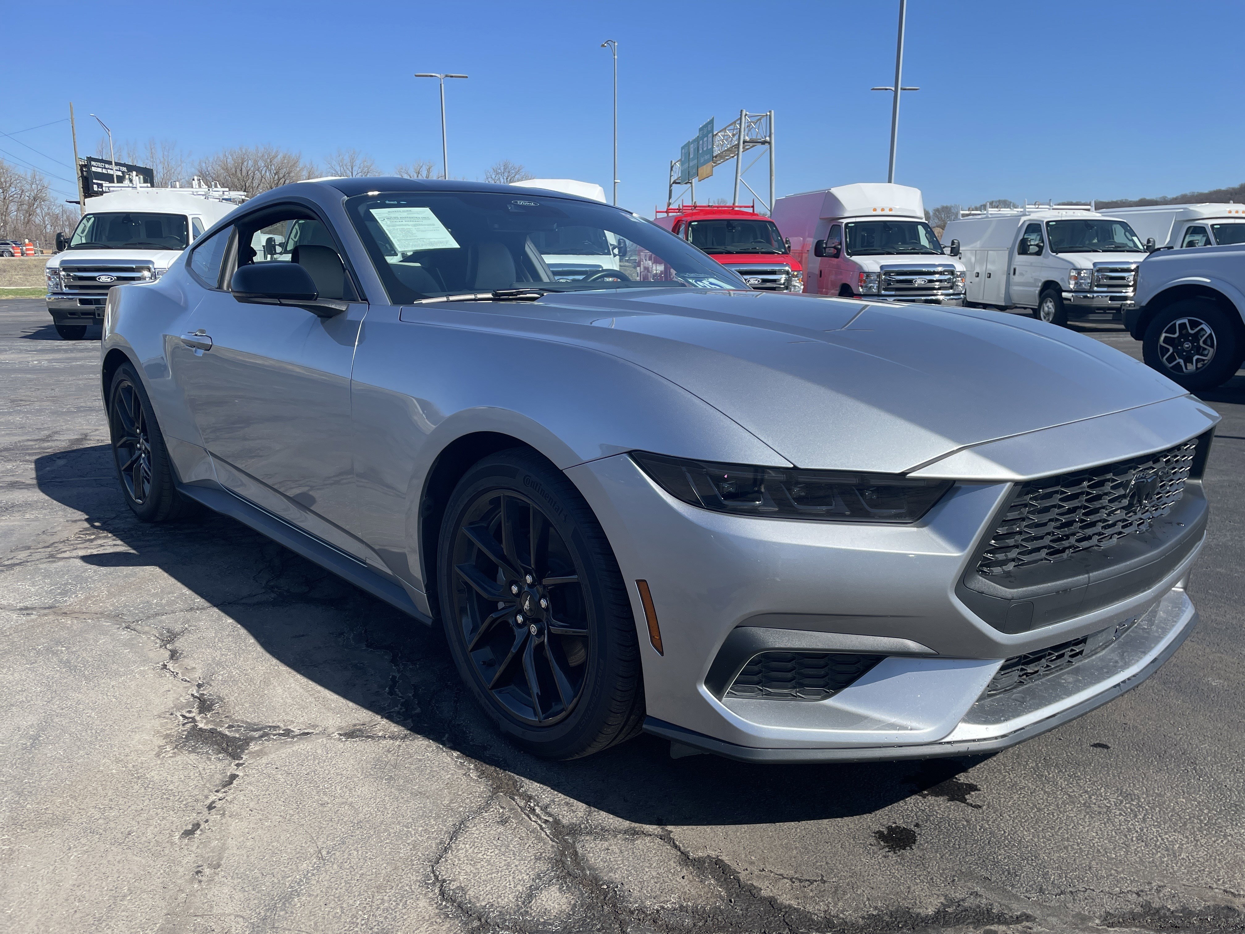 Used 2025 Ford Mustang Premium image 7