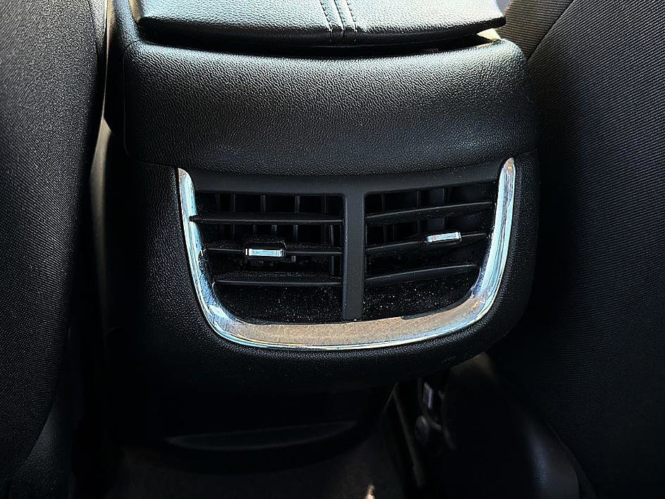 Used 2024 Chevrolet Malibu LT FWD image 9