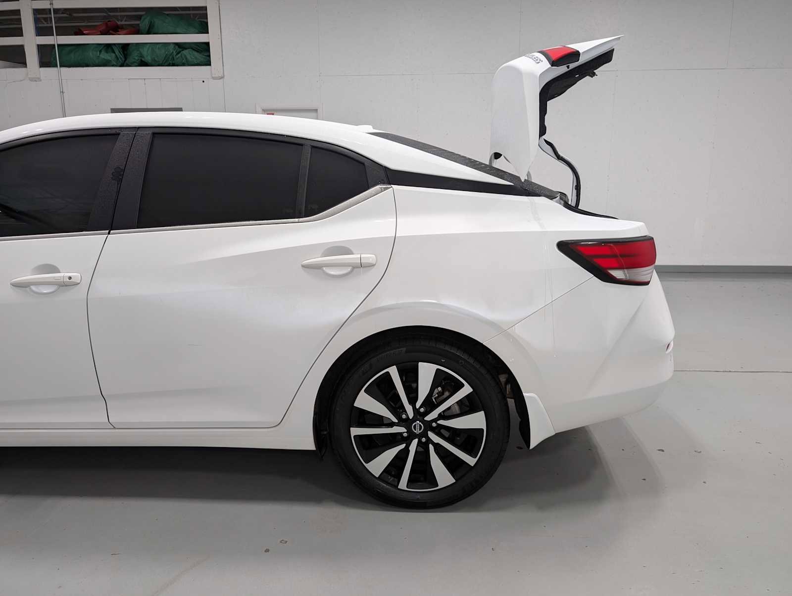 Used 2022 Nissan Sentra SV w/ SV Premium Package image 10