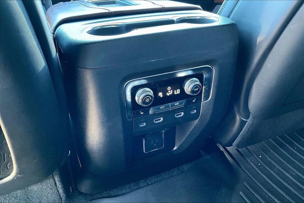 Used 2023 GMC Yukon Denali Ultimate image 25