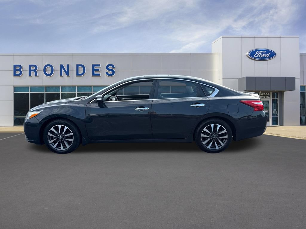 Used 2017 Nissan Altima 2.5 SV w/ Convenience Package