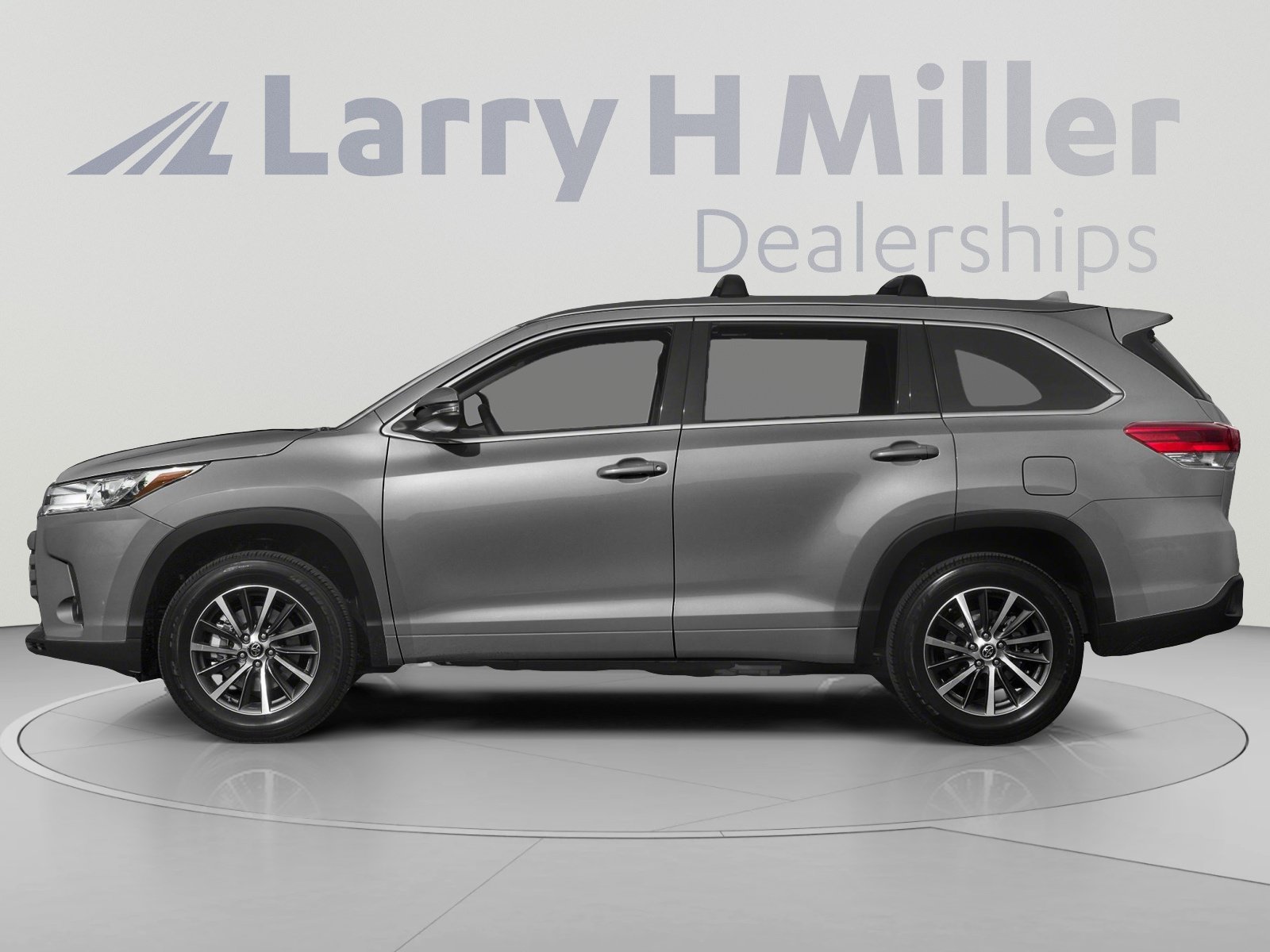 Used 2019 Toyota Highlander XLE AWD/4WD image 3