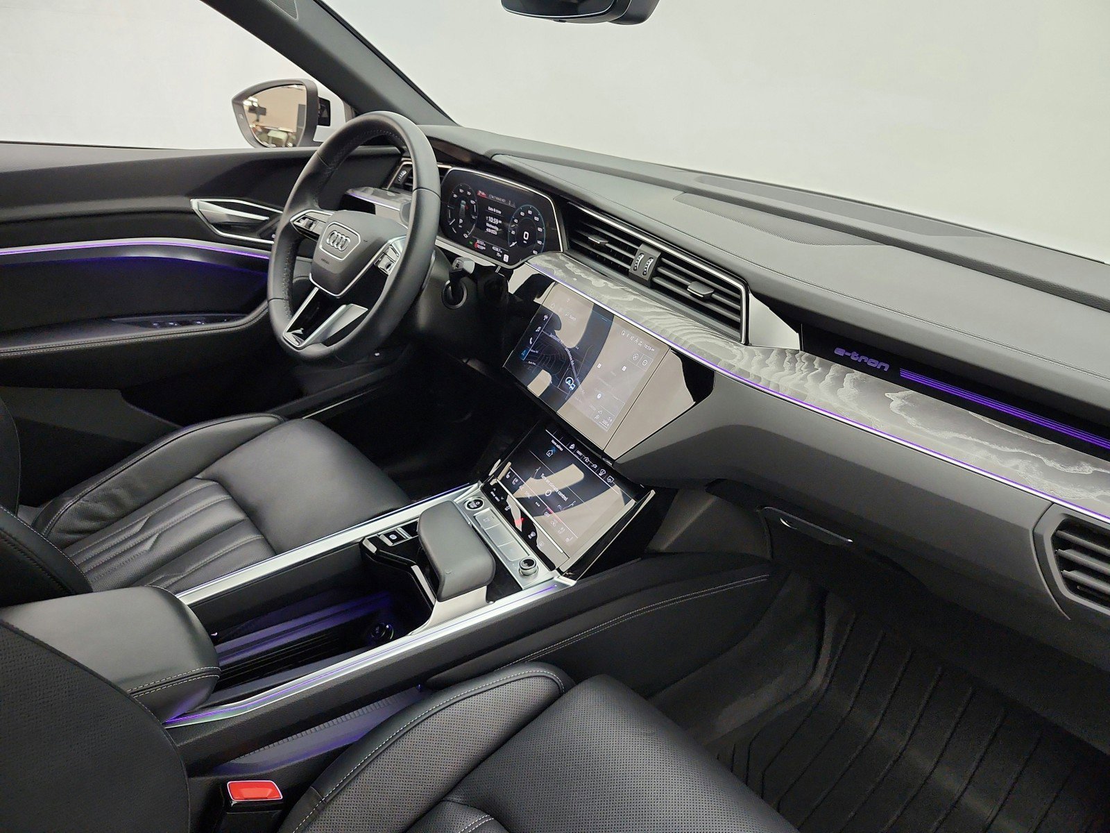 Used 2023 Audi e-tron Prestige w/ Prestige Package image 19