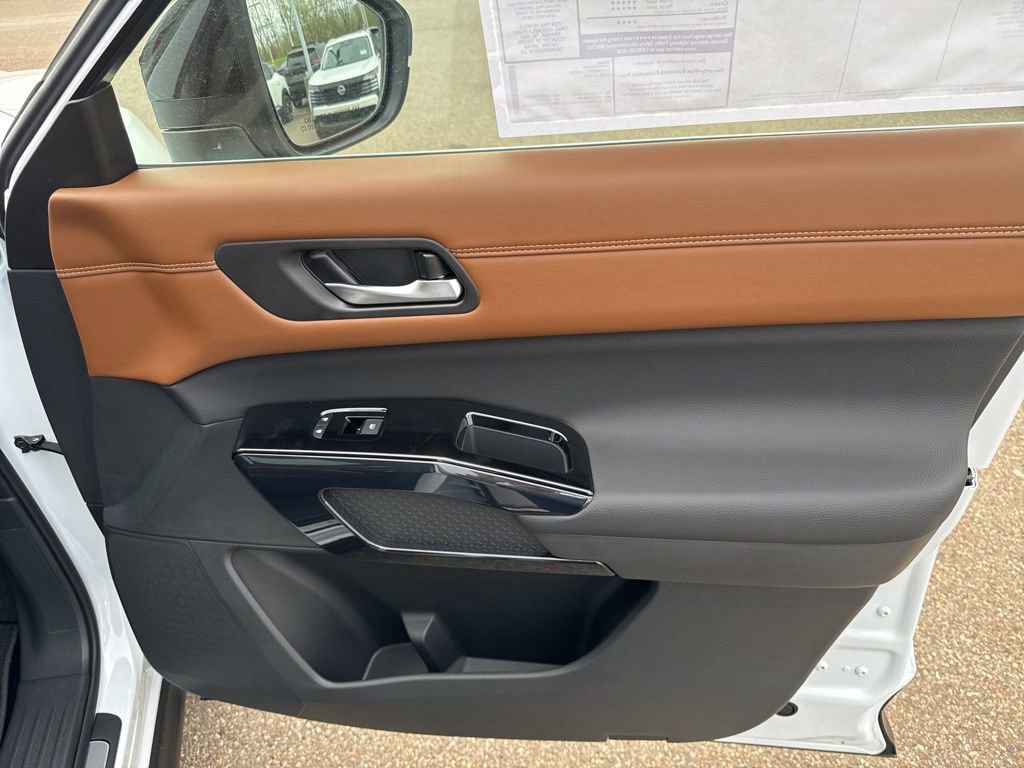 New 2026 Nissan Pathfinder Platinum image 33