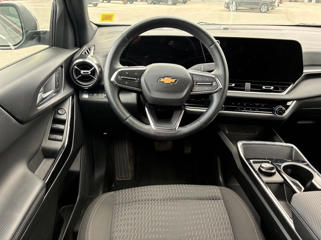 Used 2026 Chevrolet Equinox LT AWD/4WD image 13