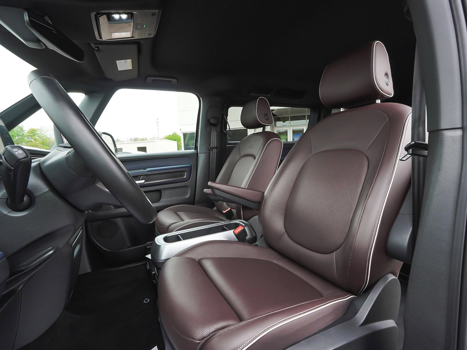 Used 2025 Volkswagen ID. Buzz Pro S RWD image 30
