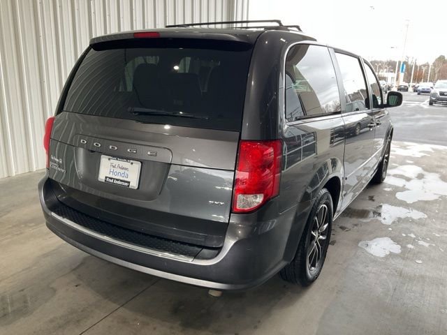 Used 2016 Dodge Grand Caravan SXT image 21