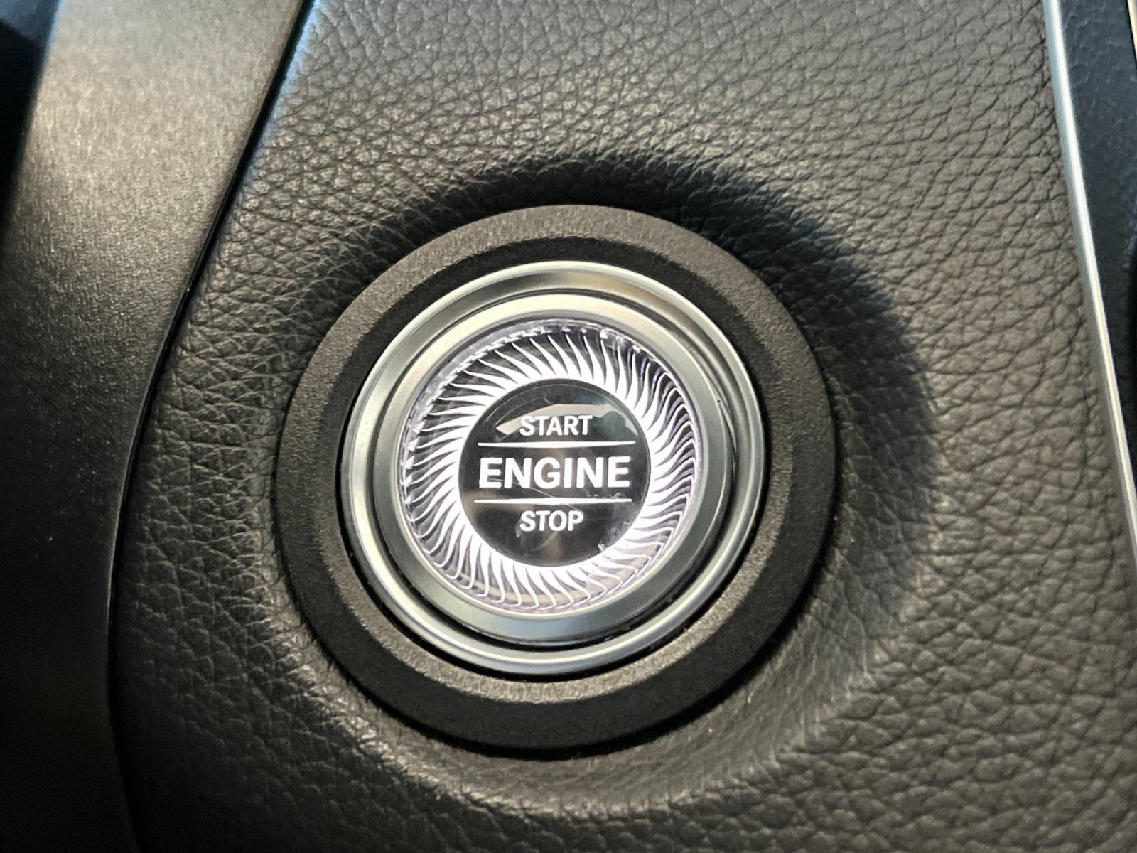 Used 2021 Mercedes-Benz GLC 300 4MATIC image 21