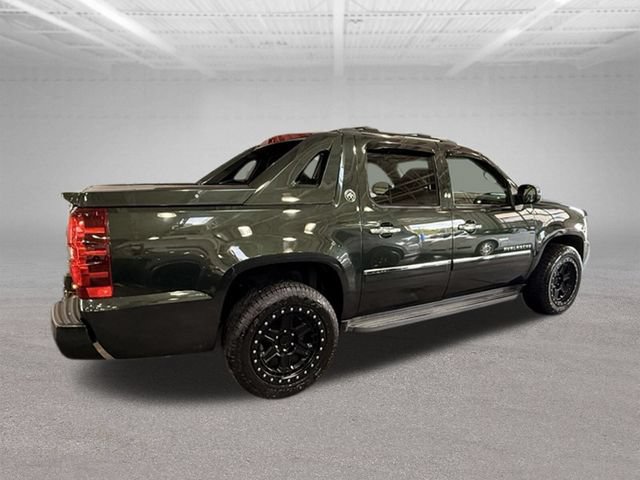 Used 2013 Chevrolet Avalanche LTZ AWD/4WD image 24