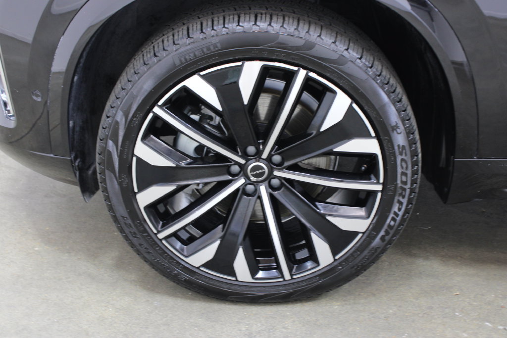 Used 2026 Volvo XC90 B6 Plus AWD/4WD image 32