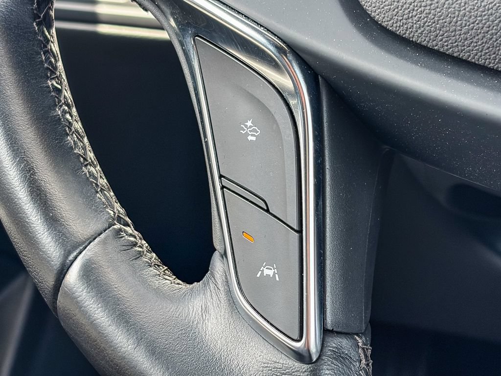 Certified 2023 Cadillac XT5 Luxury w/ LPO, Floor Liner Package FWD image 18