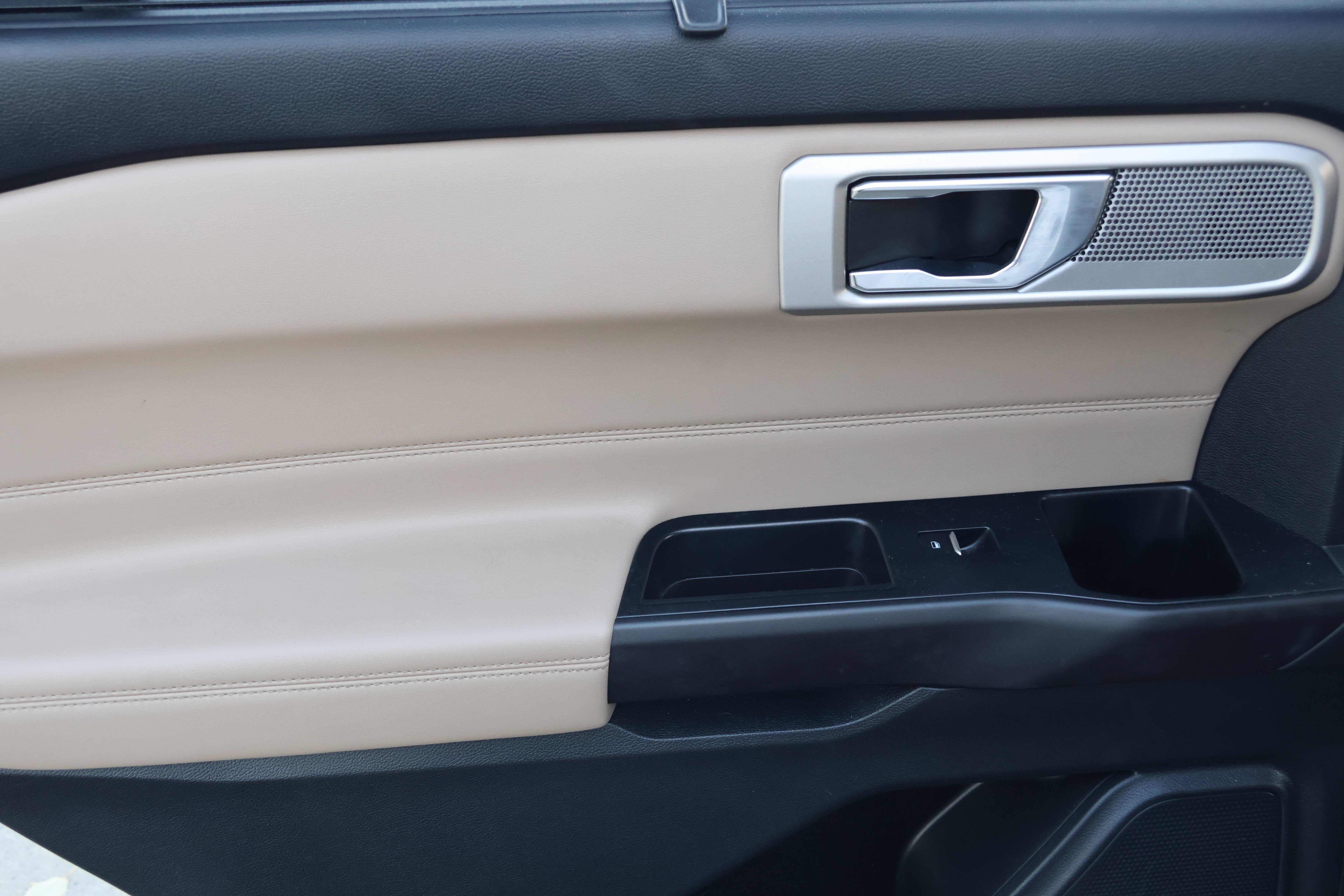 Used 2020 Ford Explorer Limited RWD image 34