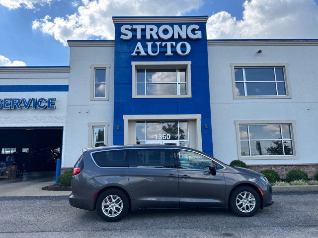 Used 2023 Chrysler Voyager LX FWD image 16