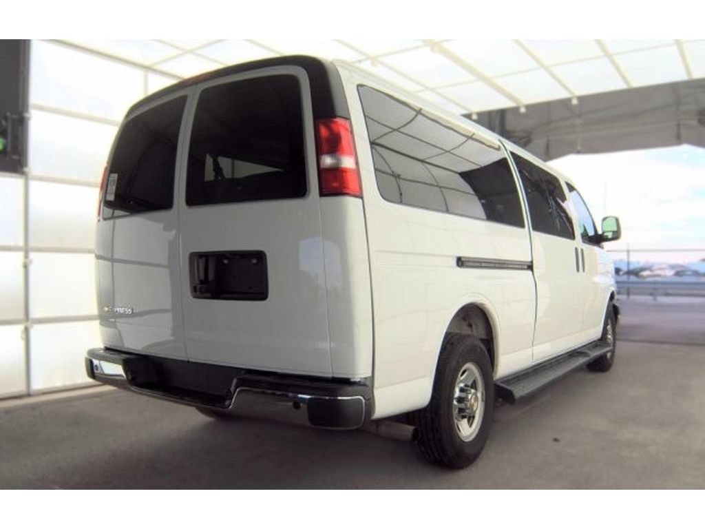 Used 2025 Chevrolet Express 3500 LT w/ LT Preferred Equipment Group RWD image 3