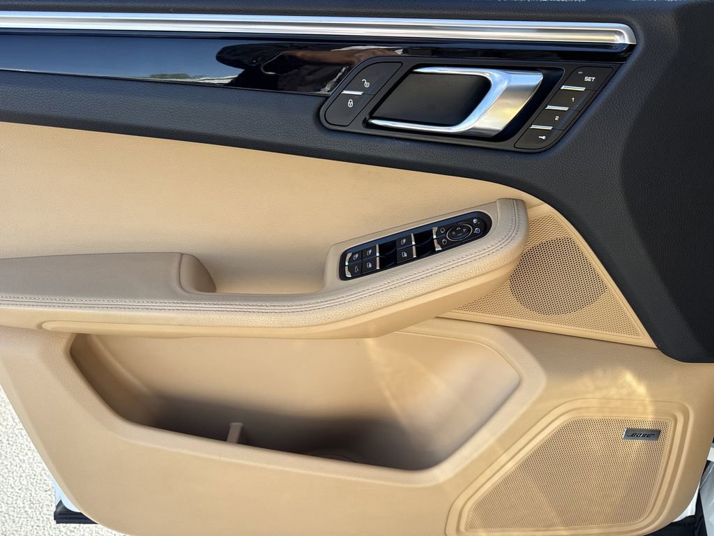 Used 2017 Porsche Macan S image 10