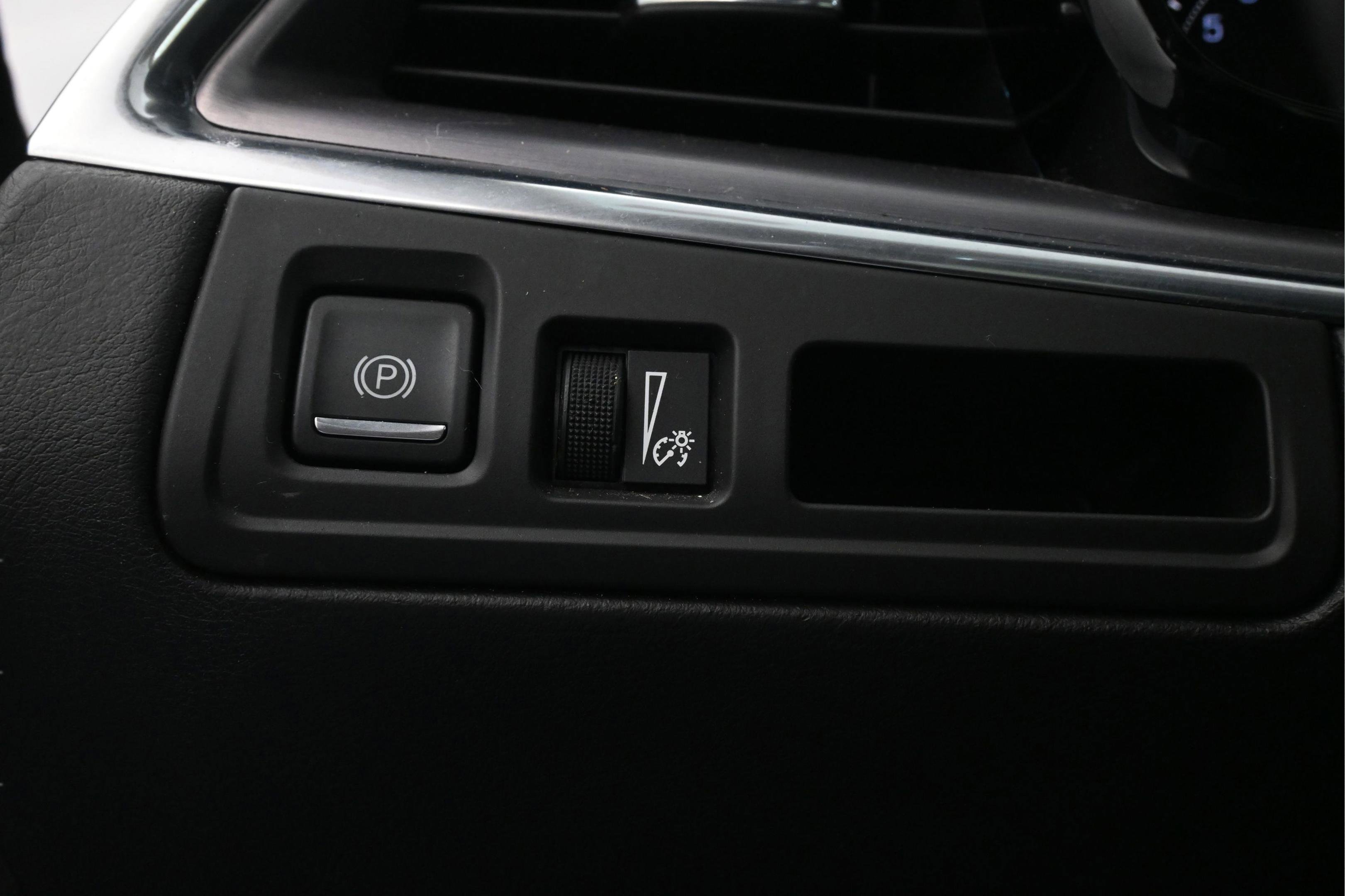 Used 2017 Cadillac XT5 Premium Luxury FWD image 21