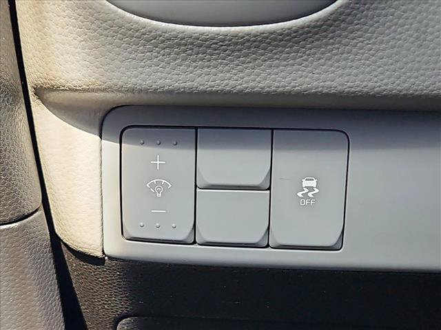 Used 2015 Kia Soul + FWD image 17
