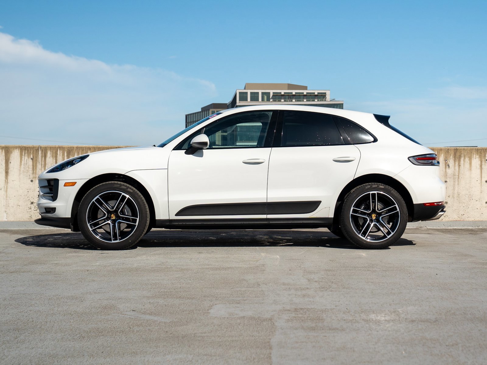 Used 2020 Porsche Macan AWD/4WD image 3