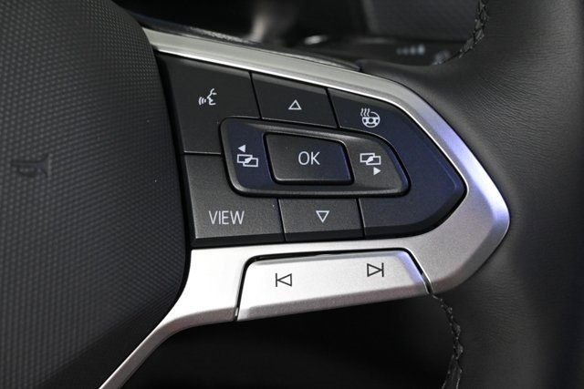 New 2026 Volkswagen Atlas Cross Sport SEL Premium R-Line image 25