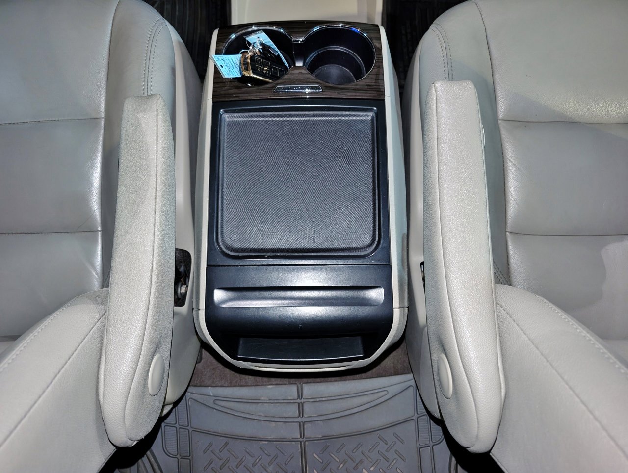 Used 2017 Toyota Sienna XLE image 41