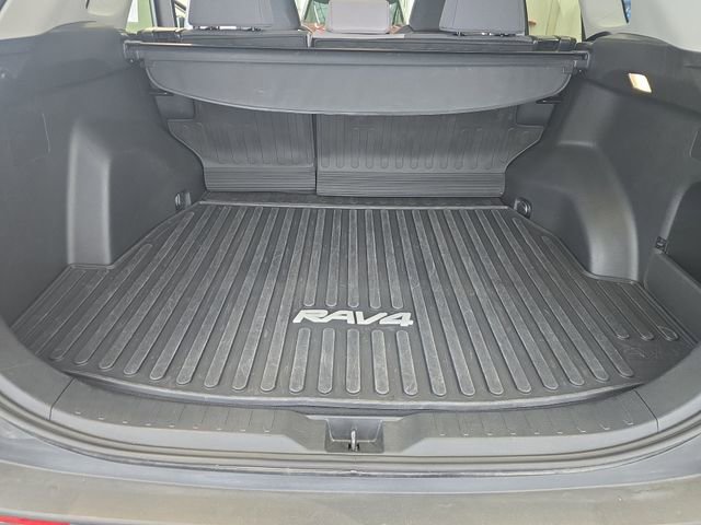 Used 2025 Toyota RAV4 XLE image 23