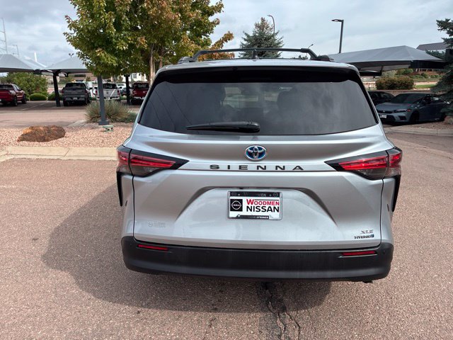 Used 2021 Toyota Sienna XLE FWD image 6