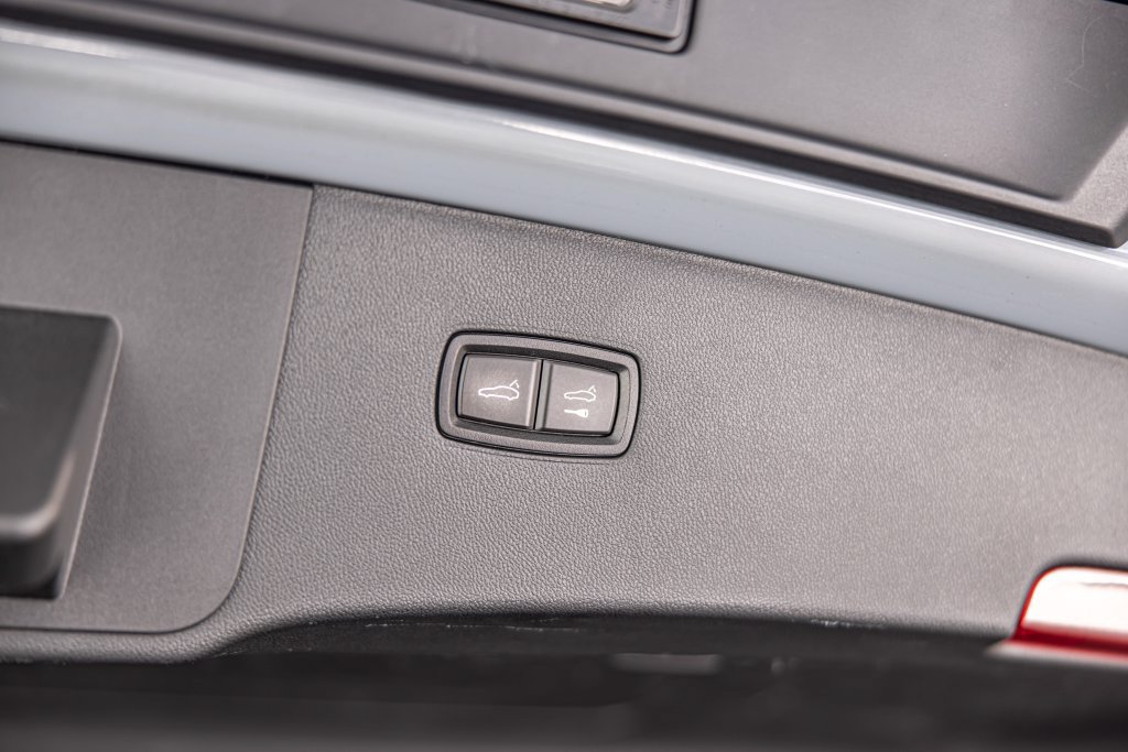 Used 2024 Porsche Cayenne Turbo GT AWD/4WD image 16