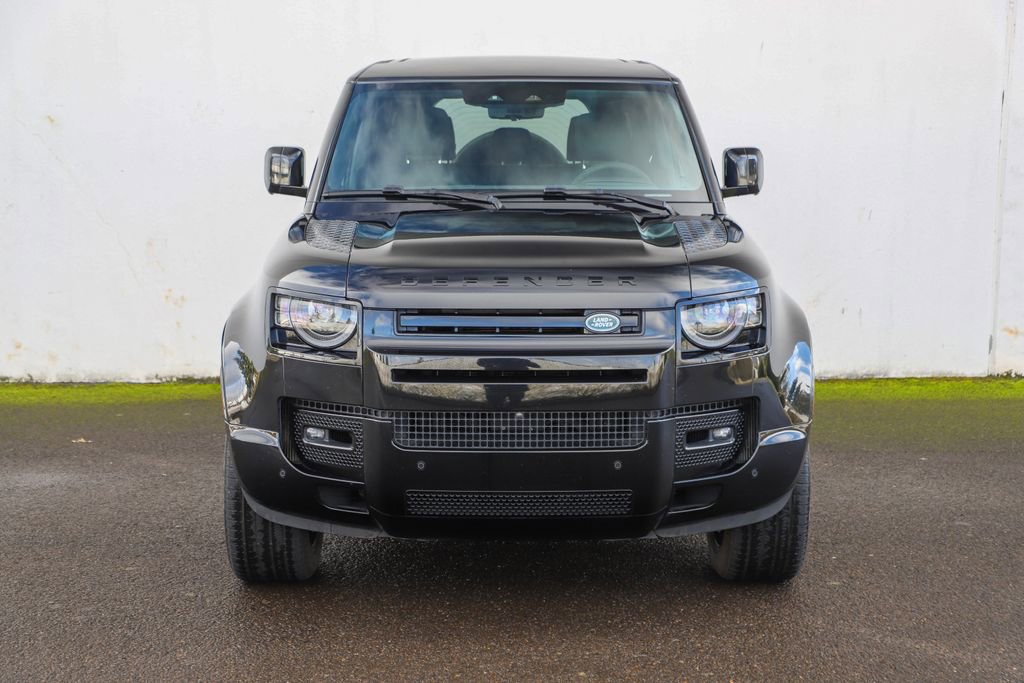 Used 2024 Land Rover Defender 110 V8 AWD/4WD image 7