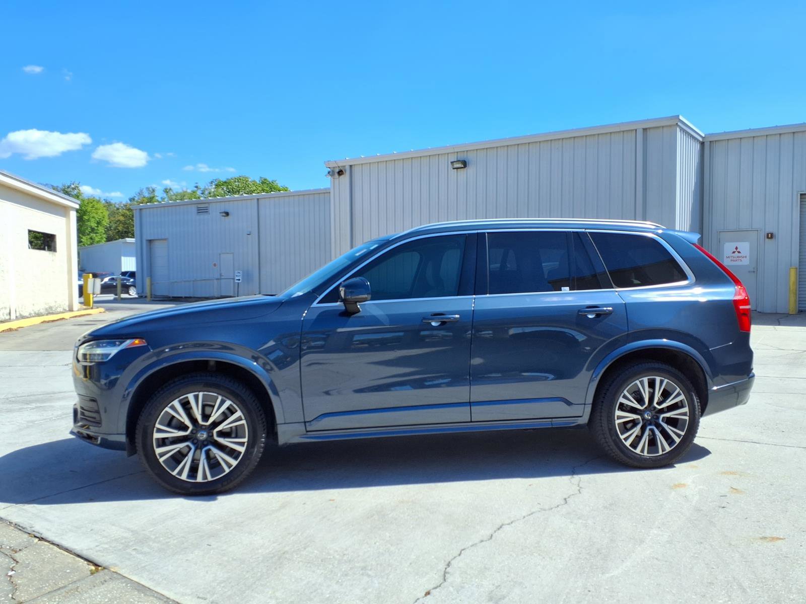 Used 2020 Volvo XC90 T5 Momentum w/ Protection Package Premier image 2