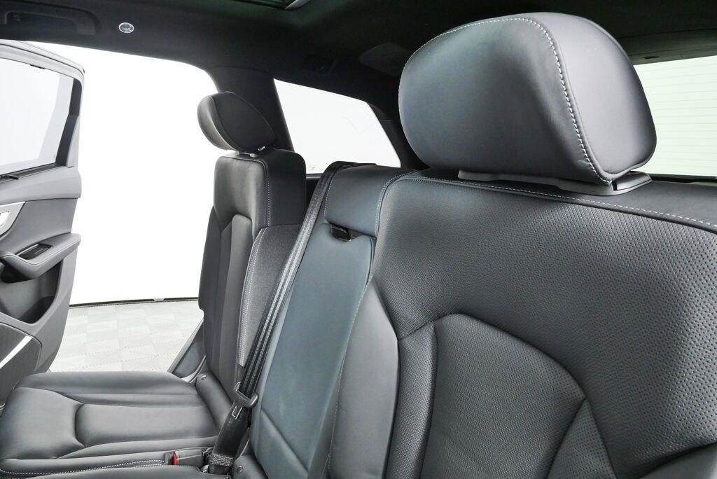 Used 2025 Audi Q7 3.0T Prestige AWD/4WD image 19