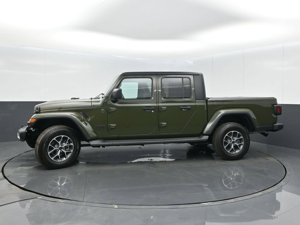 Certified 2024 Jeep Gladiator Sport image 4