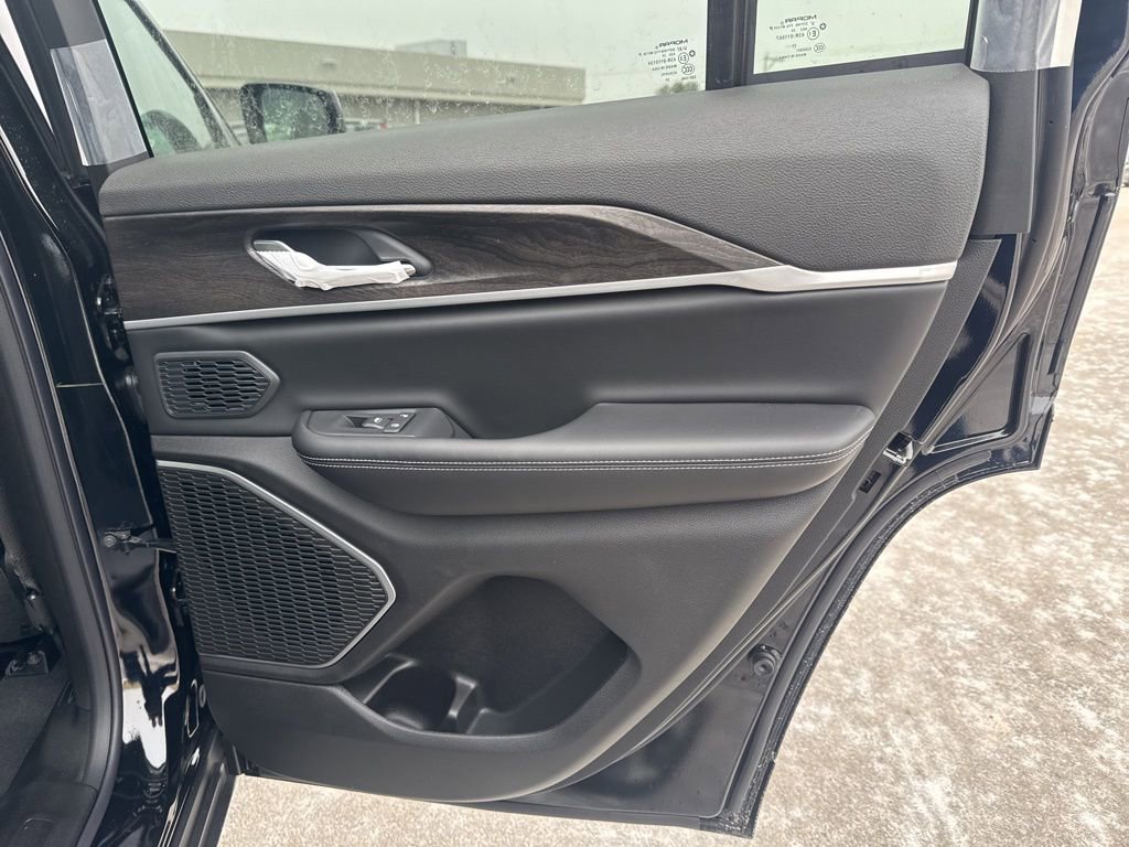 New 2026 Jeep Grand Cherokee Limited image 27