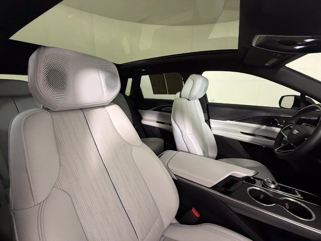 Used 2024 Cadillac Lyriq Luxury RWD image 32