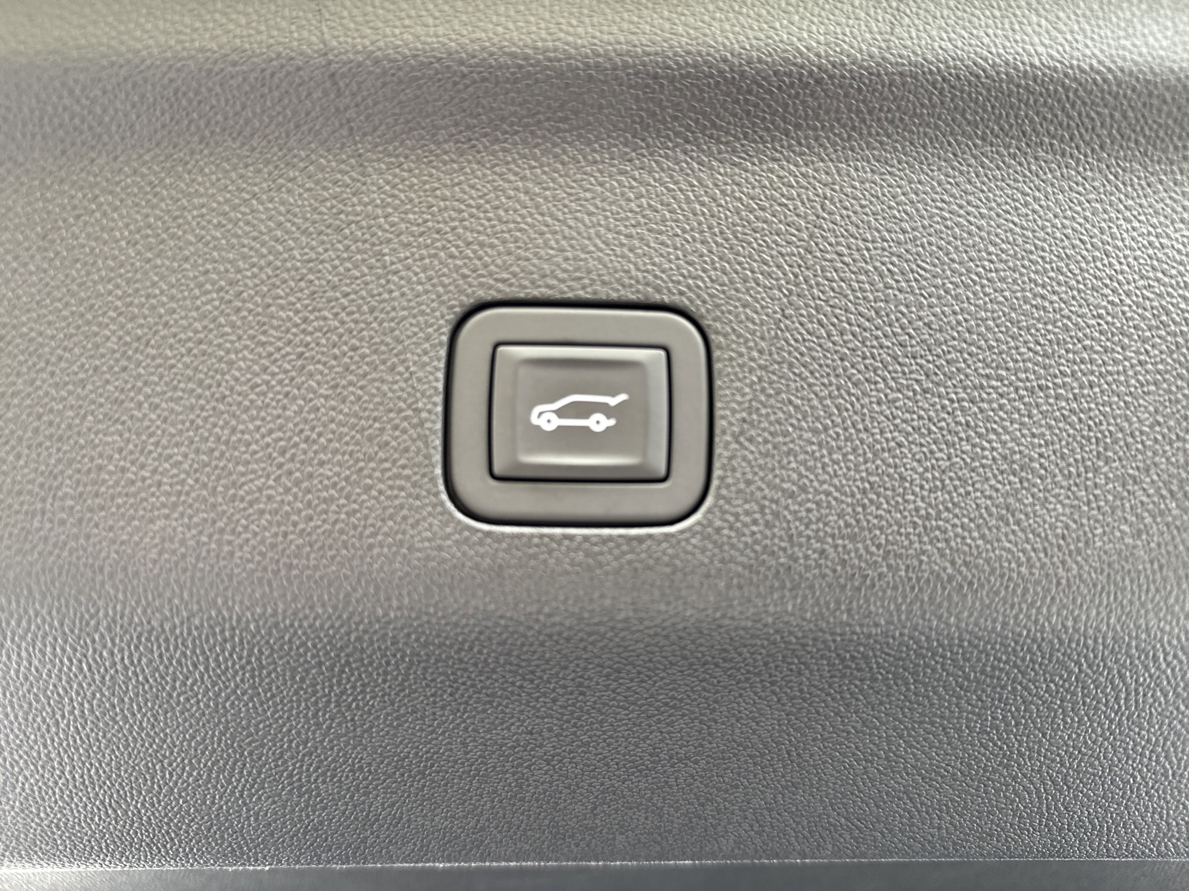 Used 2025 GMC Yukon AT4 w/ AT4 Premium Package image 37