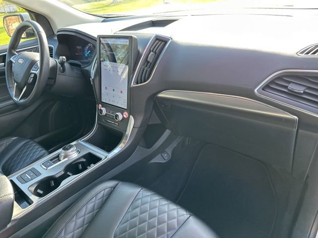 Used 2024 Ford Edge Titanium image 27