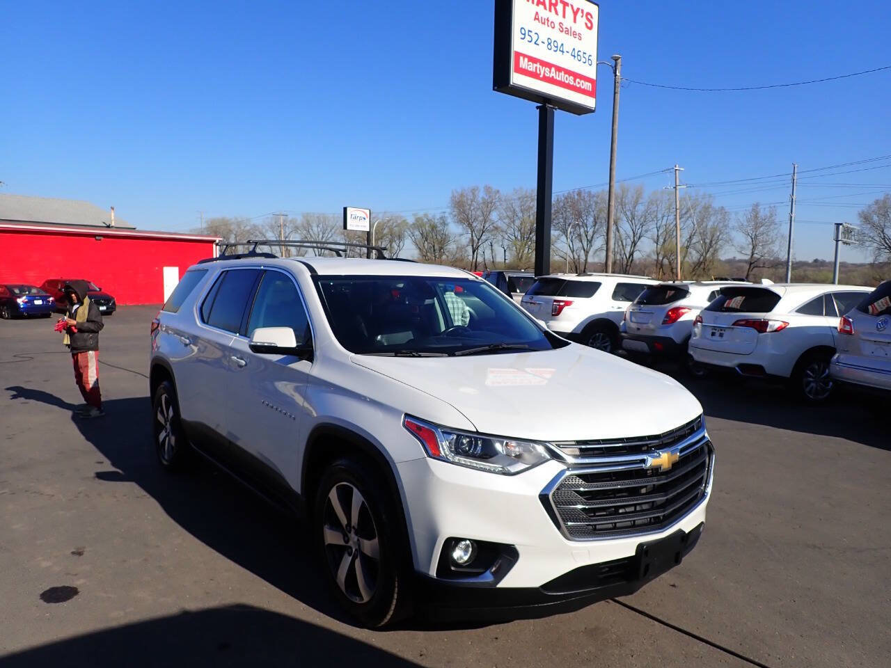 Used 2019 Chevrolet Traverse LT w/ LT Premium Package AWD/4WD image 1