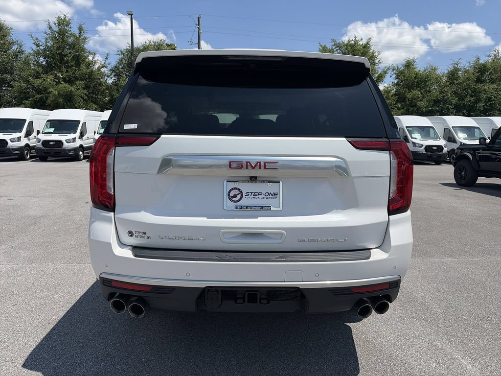 Used 2023 GMC Yukon Denali AWD/4WD image 6
