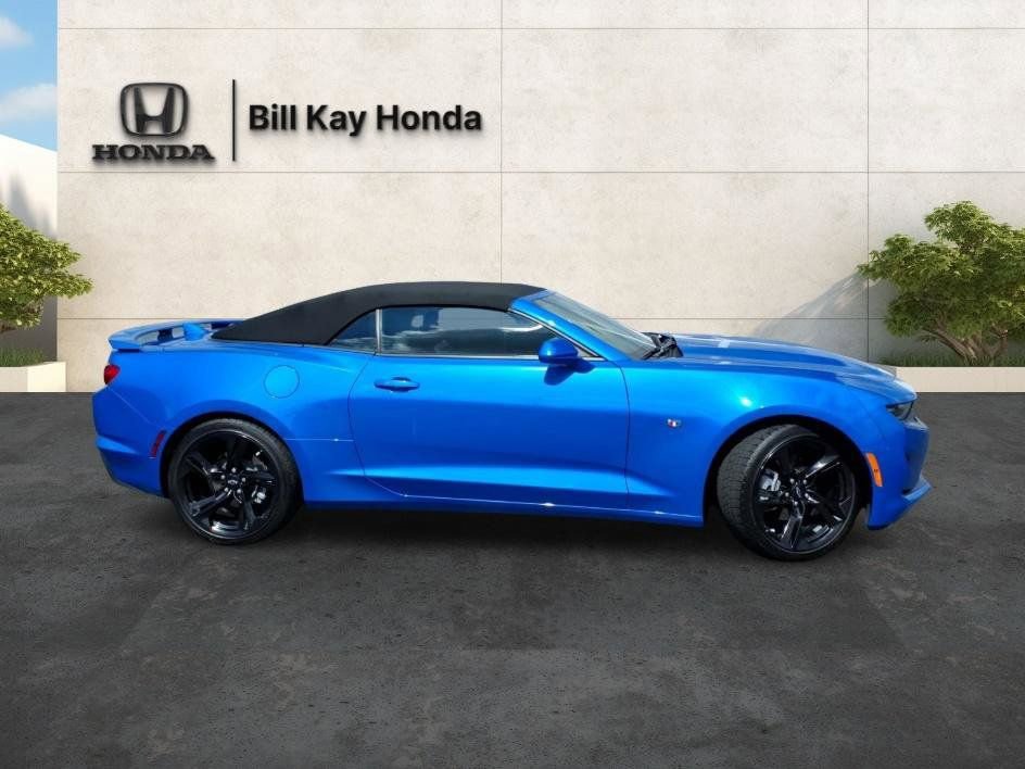 Used 2024 Chevrolet Camaro LT w/ Technology Package RWD image 2