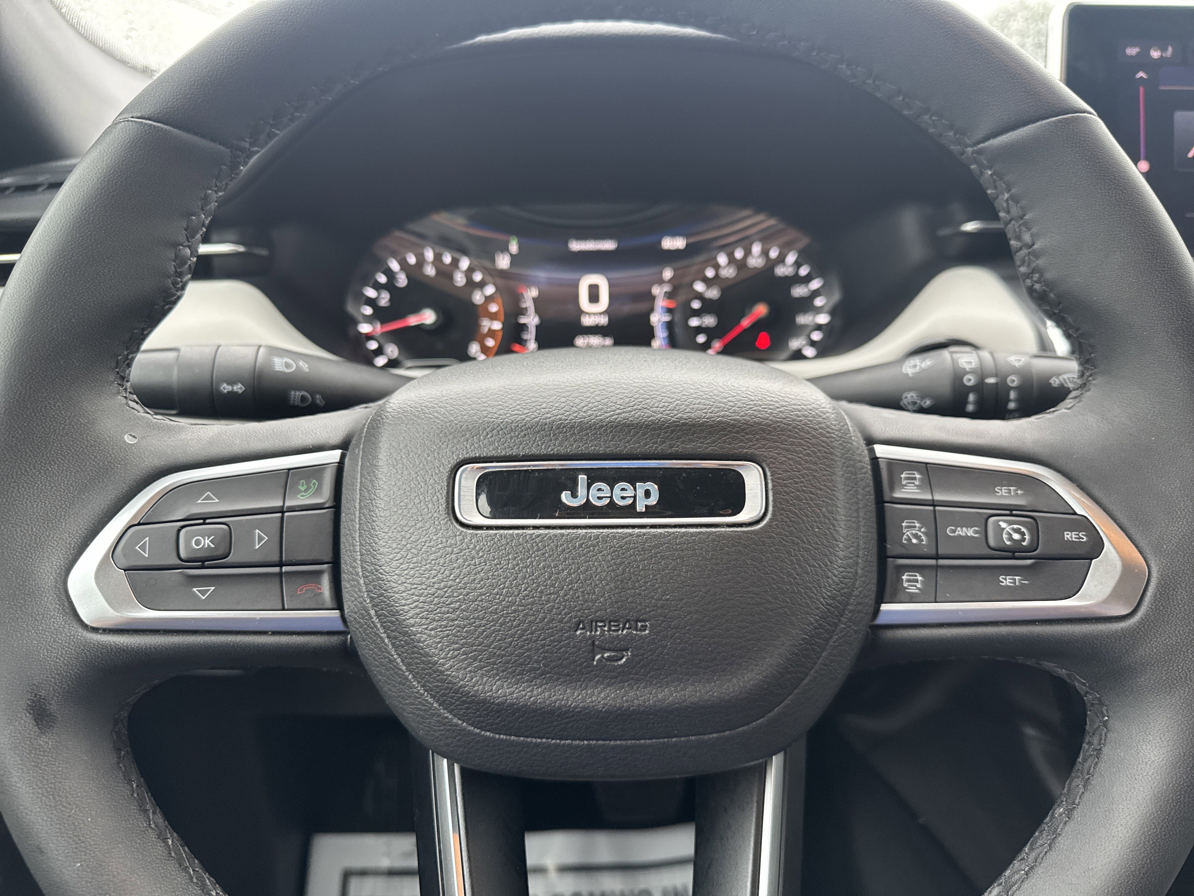 Used 2025 Jeep Compass Limited AWD/4WD image 10