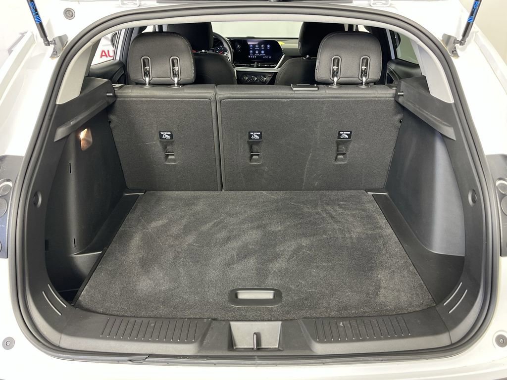 Used 2025 Chevrolet Trax LS w/ LS Convenience Package image 22