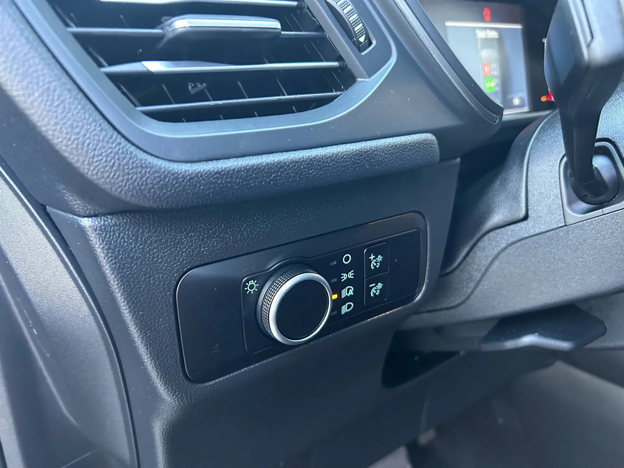 Used 2025 Ford Escape Active AWD/4WD image 15