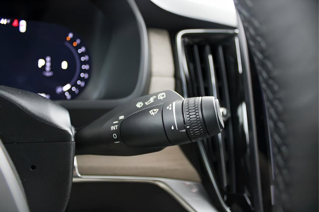 New 2026 Volvo XC90 B5 Core w/ Protection Package Premier image 29