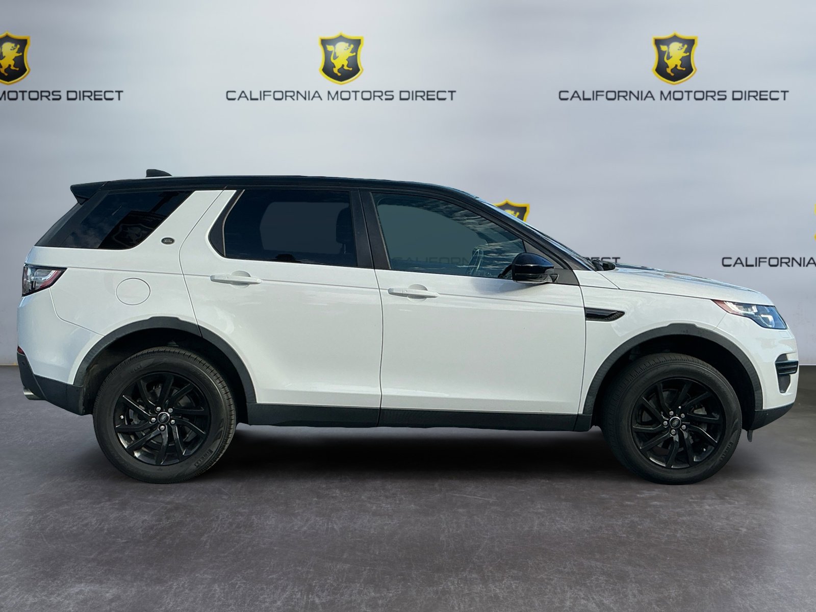 Used 2018 Land Rover Discovery Sport SE image 6